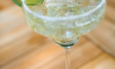 The Classic Margarita | The famous cocktail to celebrate Cinco de Mayo