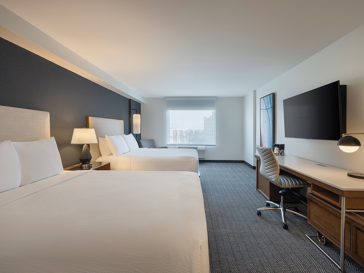 MCOYU_Two-Queens-Room1